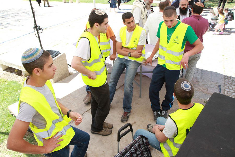 למעלה מ-50,000 איש עלו לחברון בחג הפסח • גלריה
