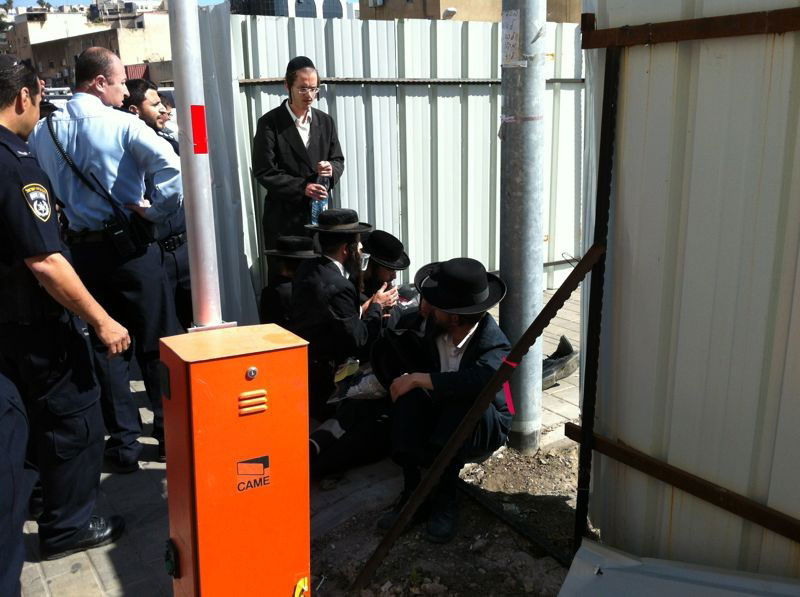 חילול קברים בטבריה? חרדים הפגינו