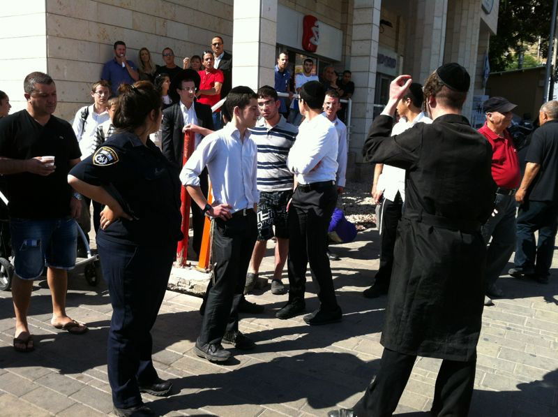 חילול קברים בטבריה? חרדים הפגינו