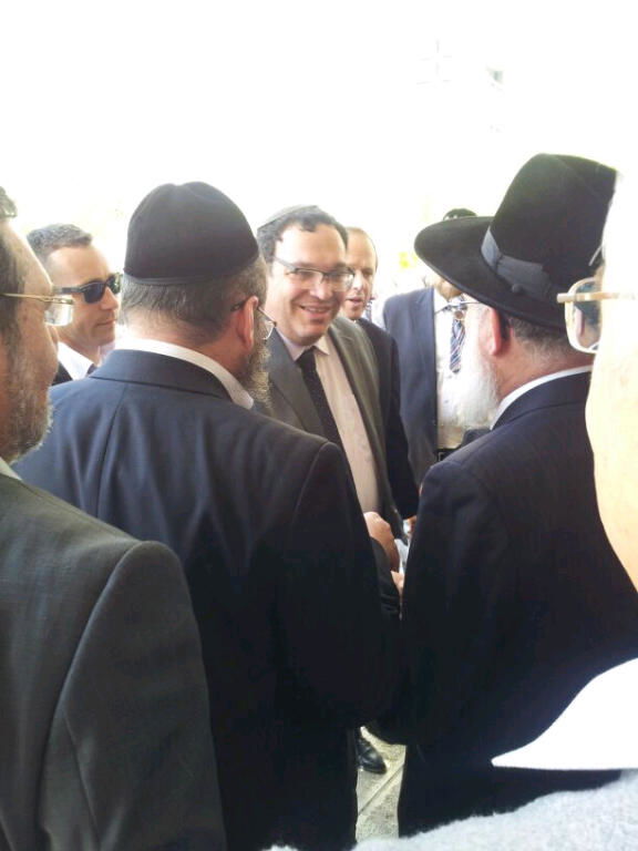 שר החינוך שי פירון ביקר ב'סמינר הישן' והטיף מוסר