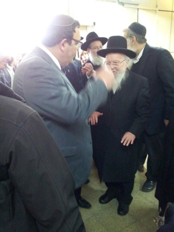 שר החינוך שי פירון ביקר ב'סמינר הישן' והטיף מוסר