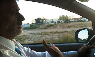 אלי ישי נוהג למשפחה