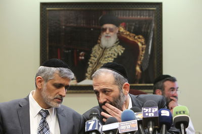 דרעי וישי, מה קורה מאחורי הקלעים?