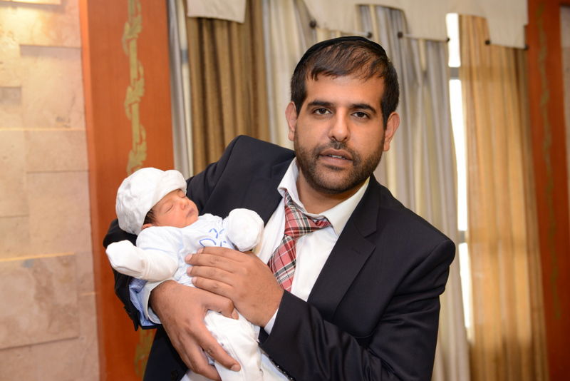 צפו: ברית לבן הזמר אביעד גיל