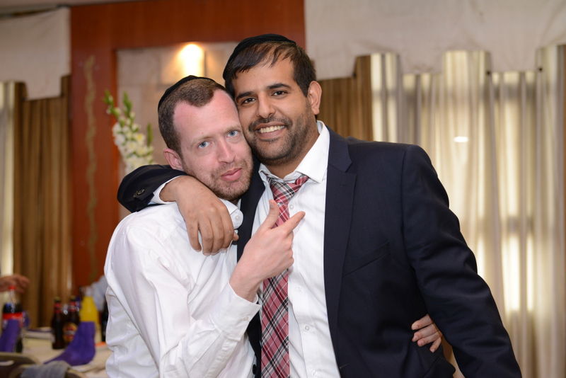 צפו: ברית לבן הזמר אביעד גיל