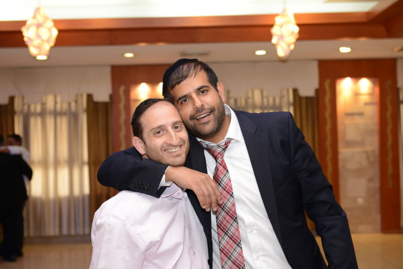 צפו: ברית לבן הזמר אביעד גיל