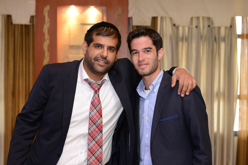 צפו: ברית לבן הזמר אביעד גיל