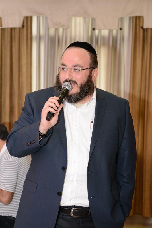 צפו: ברית לבן הזמר אביעד גיל