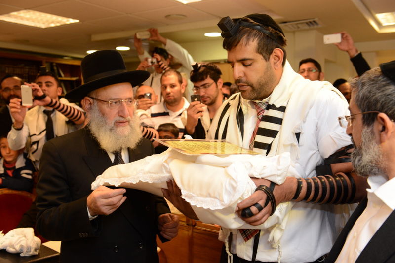 צפו: ברית לבן הזמר אביעד גיל