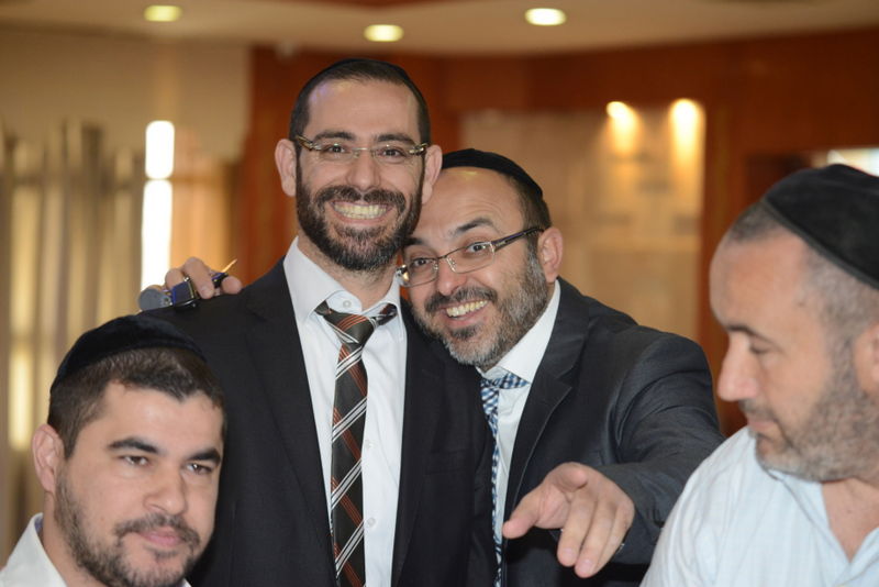 צפו: ברית לבן הזמר אביעד גיל