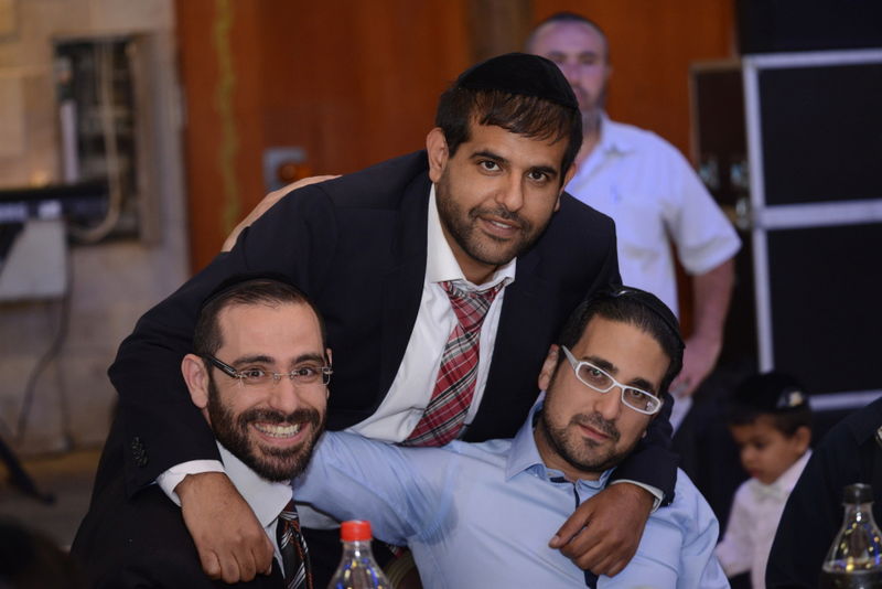 צפו: ברית לבן הזמר אביעד גיל