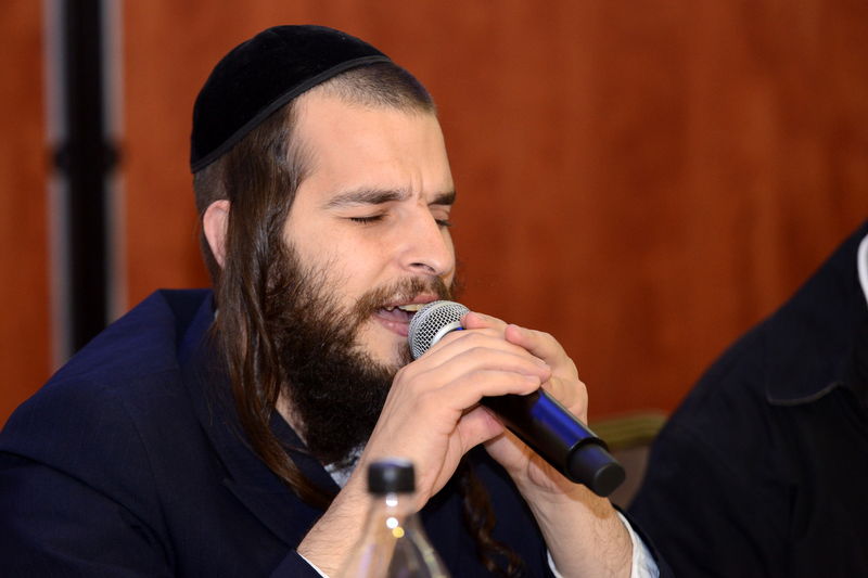 צפו: ברית לבן הזמר אביעד גיל