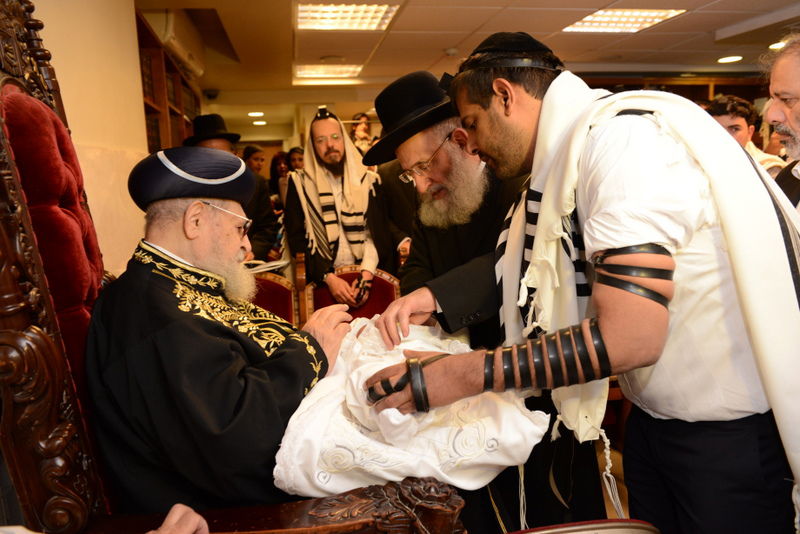 צפו: ברית לבן הזמר אביעד גיל