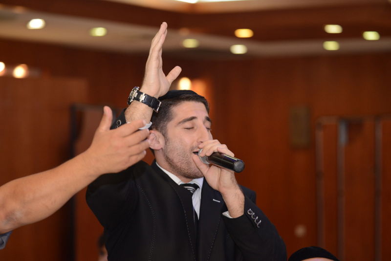 צפו: ברית לבן הזמר אביעד גיל