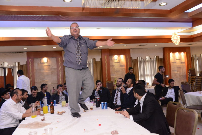 צפו: ברית לבן הזמר אביעד גיל