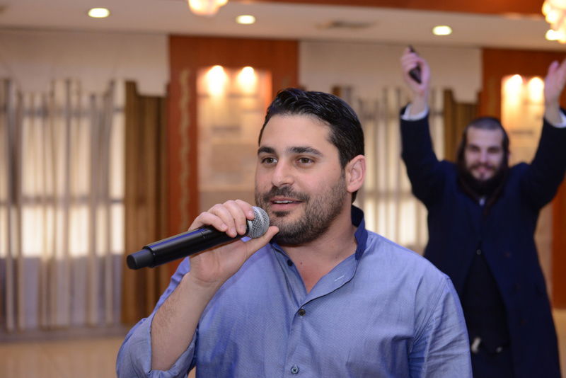 צפו: ברית לבן הזמר אביעד גיל