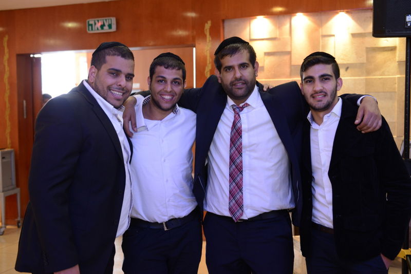 צפו: ברית לבן הזמר אביעד גיל