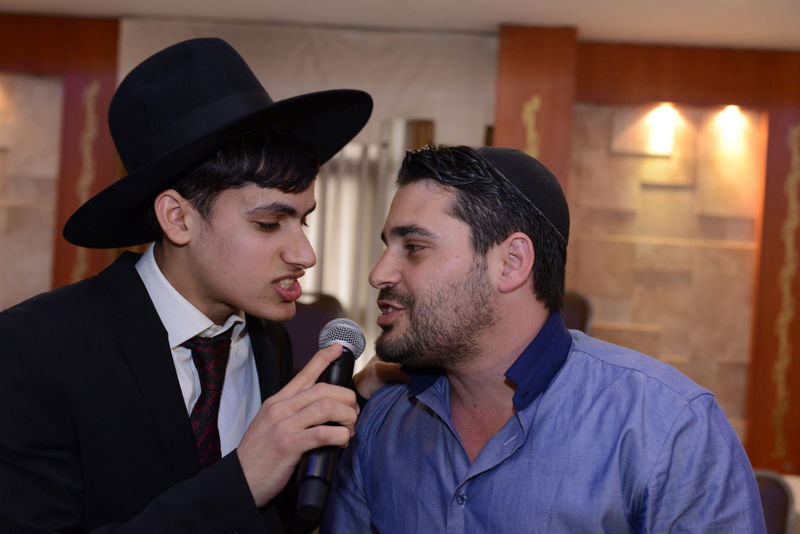 צפו: ברית לבן הזמר אביעד גיל