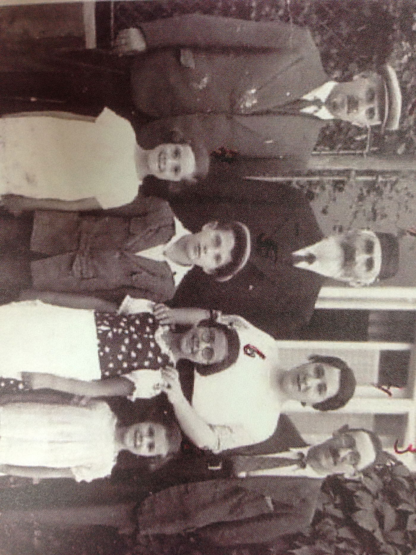 מימין למעלה: חיים ובילה קוויט, הוריה של שרה בלאו (מימין למטה)