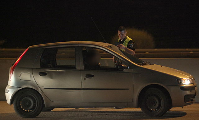 נהג במהירות וללא רישיון כי "רק לא עשה טסט"