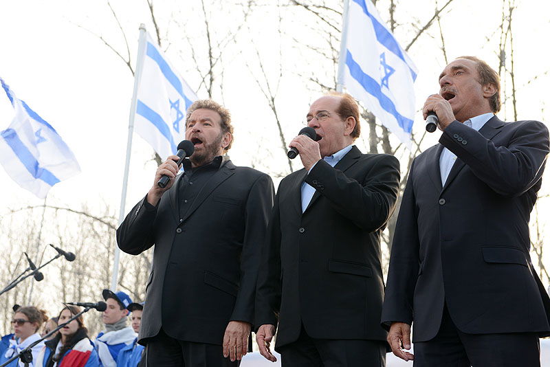 תיעוד מדהים: מצעד החיים באושוויץ