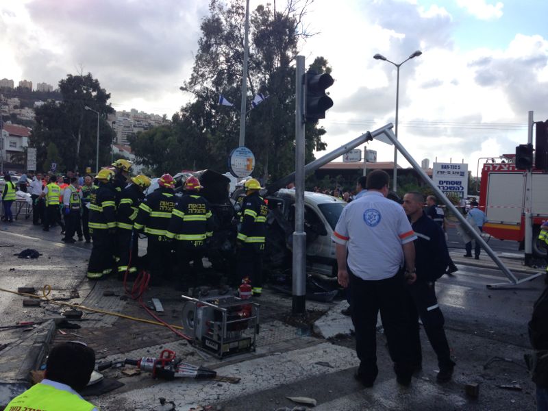תאונה קטלנית באיזור נשר: שישה הרוגים ו-12 פצועים