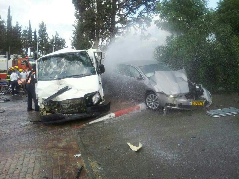 תאונה קטלנית באיזור נשר: שישה הרוגים ו-12 פצועים