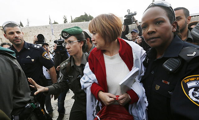 המעצרים בכותל, הבוקר