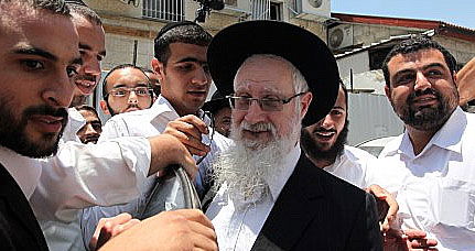 תמונות מחייו של הגאון הרב יעקב יוסף