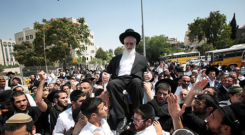 תמונות מחייו של הגאון הרב יעקב יוסף