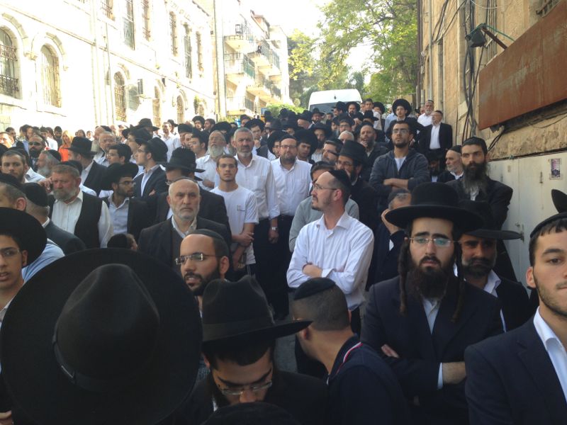 וכל בית ישראל יבכו: המונים בהלווית הגאון הרב יעקב יוסף זצ"ל