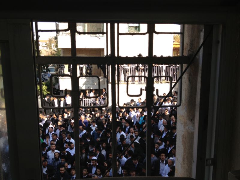 וכל בית ישראל יבכו: המונים בהלווית הגאון הרב יעקב יוסף זצ"ל