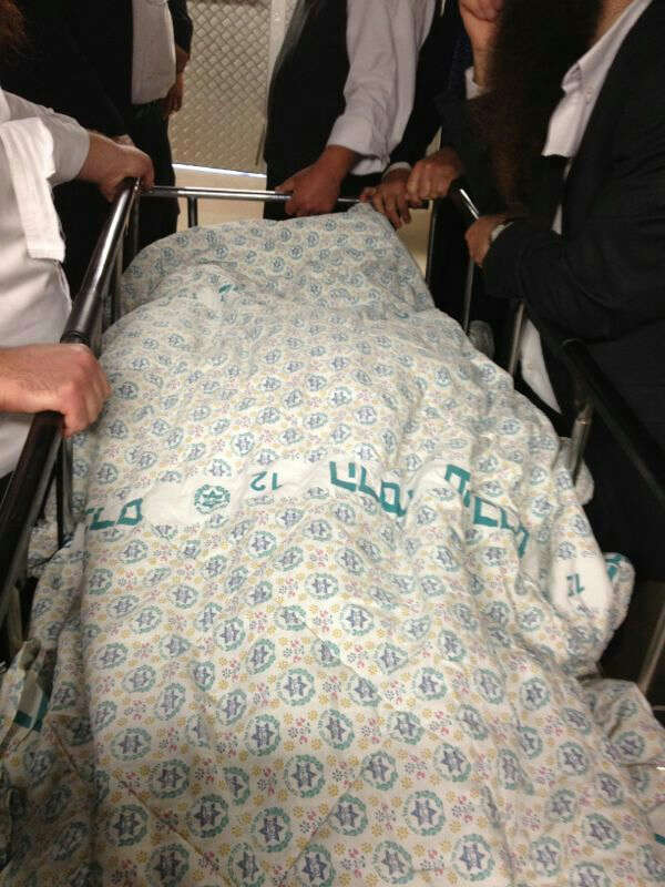 וכל בית ישראל יבכו: המונים בהלווית הגאון הרב יעקב יוסף זצ"ל