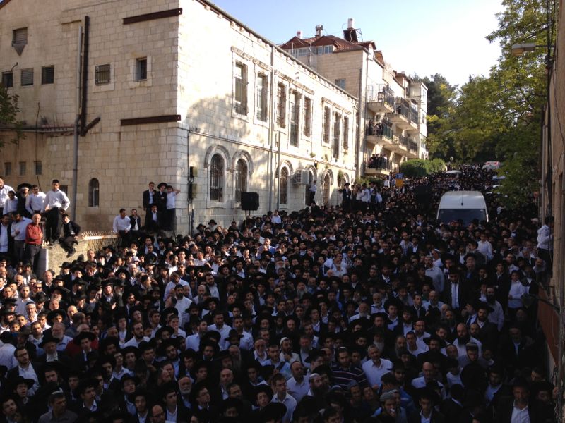 וכל בית ישראל יבכו: המונים בהלווית הגאון הרב יעקב יוסף זצ"ל