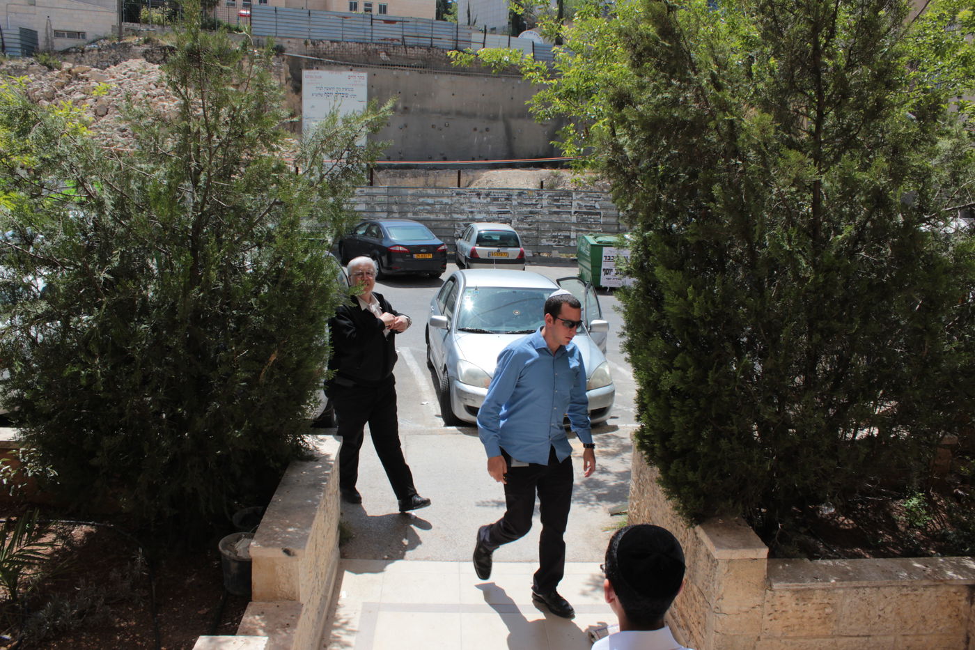 מנחמים את מרן הגר"ע יוסף • תיעוד מתוך הבית