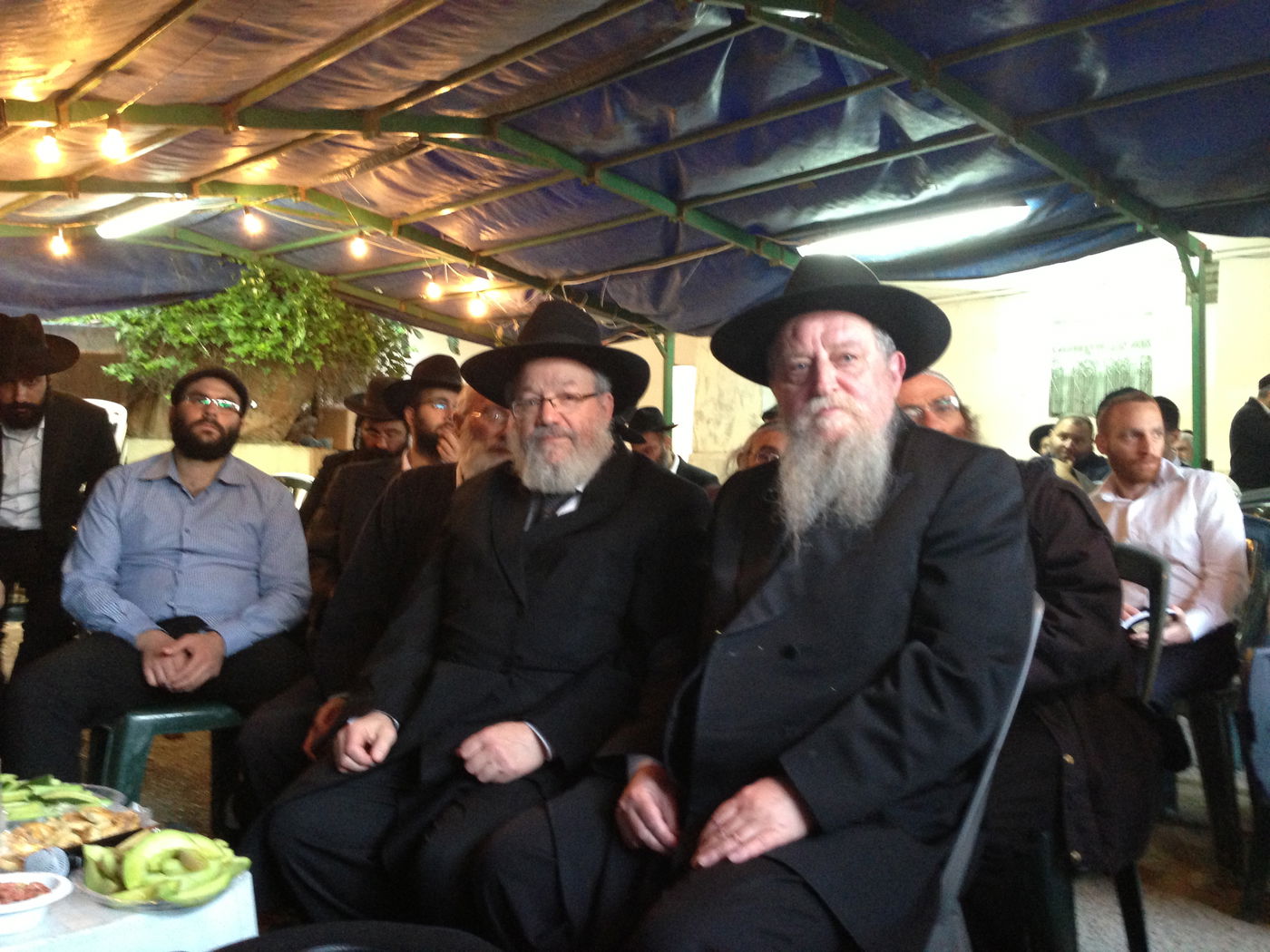 אבלים וכואבים: מנחמים בבית הרב יעקב יוסף זצ"ל