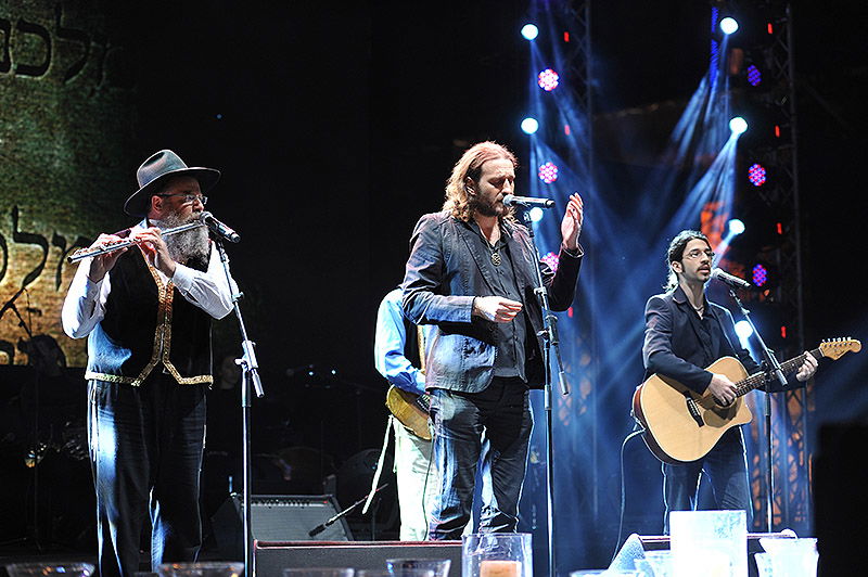 זמרים חרדים שרים לנופלים