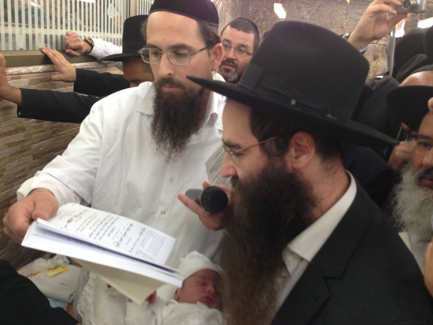 וייקרא שמו בישראל: אבי חי