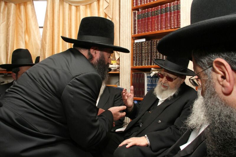 יום של ניחומים בבית הרב יעקב יוסף ע"ה