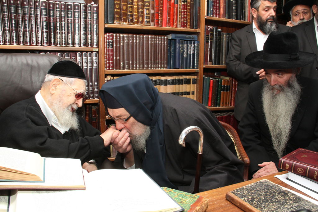 יום של ניחומים בבית הרב יעקב יוסף ע"ה