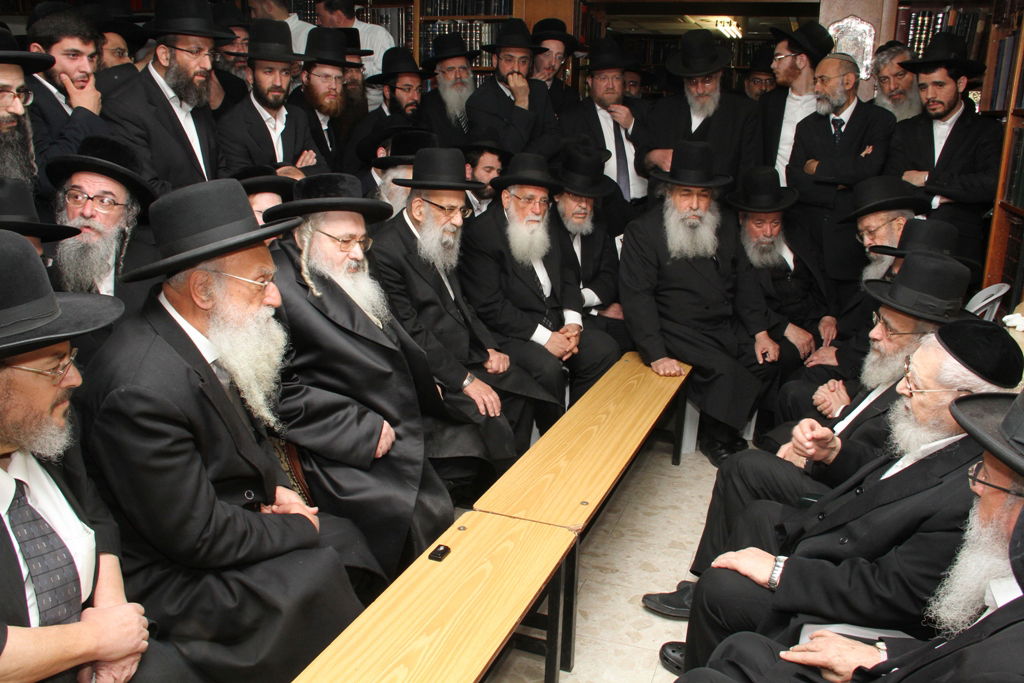 יום של ניחומים בבית הרב יעקב יוסף ע"ה