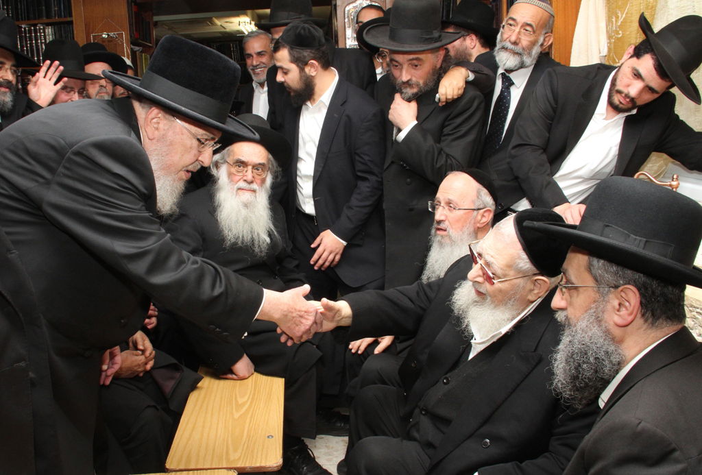 יום של ניחומים בבית הרב יעקב יוסף ע"ה