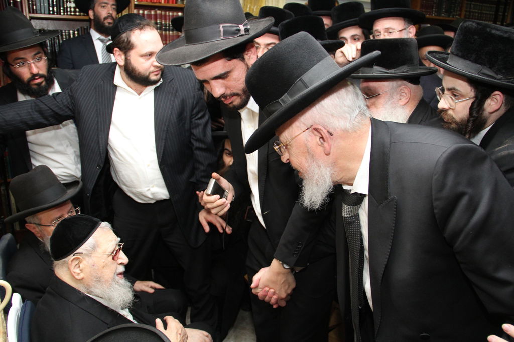 יום של ניחומים בבית הרב יעקב יוסף ע"ה