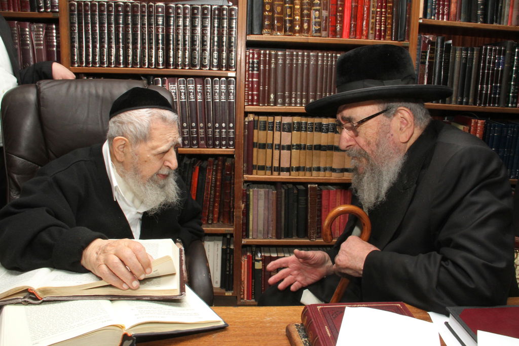 יום של ניחומים בבית הרב יעקב יוסף ע"ה