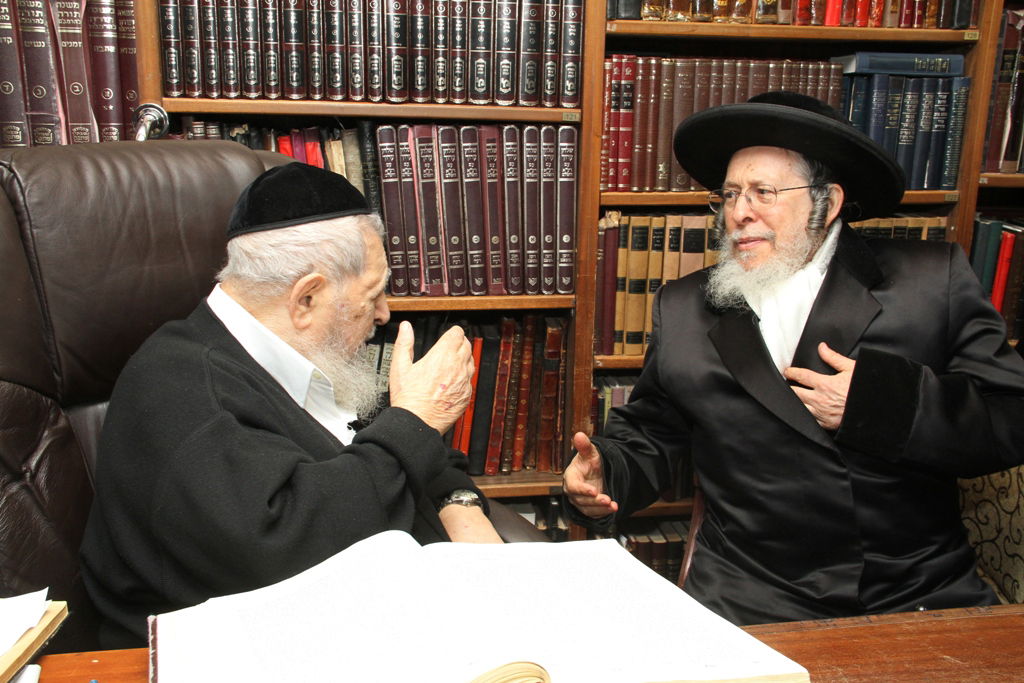 יום של ניחומים בבית הרב יעקב יוסף ע"ה