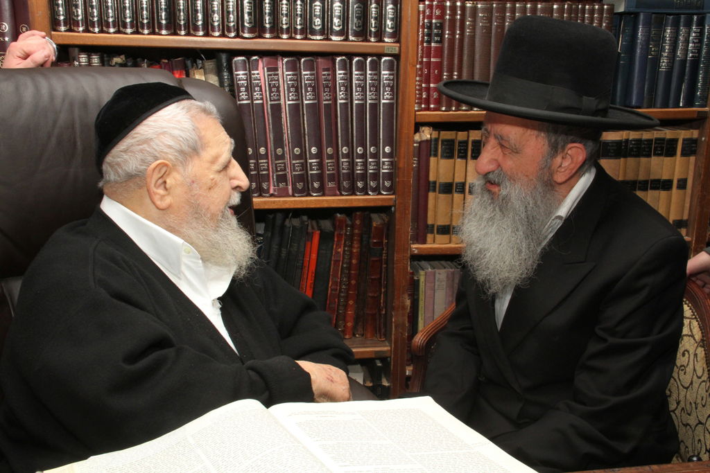 יום של ניחומים בבית הרב יעקב יוסף ע"ה