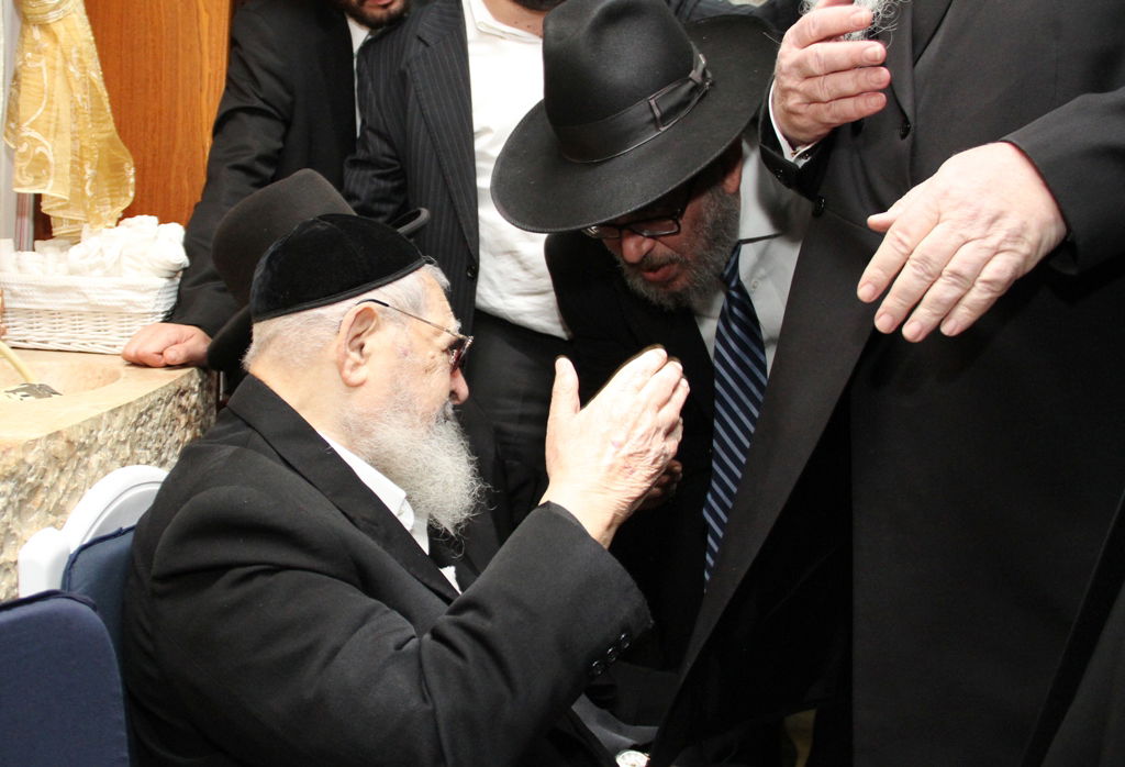 יום של ניחומים בבית הרב יעקב יוסף ע"ה