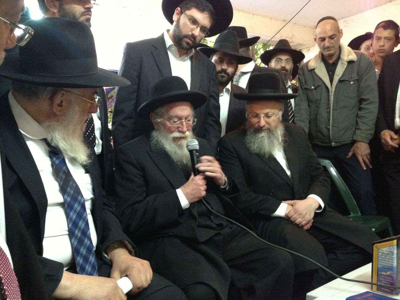 יום של ניחומים בבית הרב יעקב יוסף ע"ה