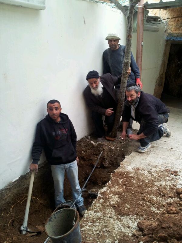 הרב יעקב יוסף זצ"ל הורה וספרי התורה נמצאו