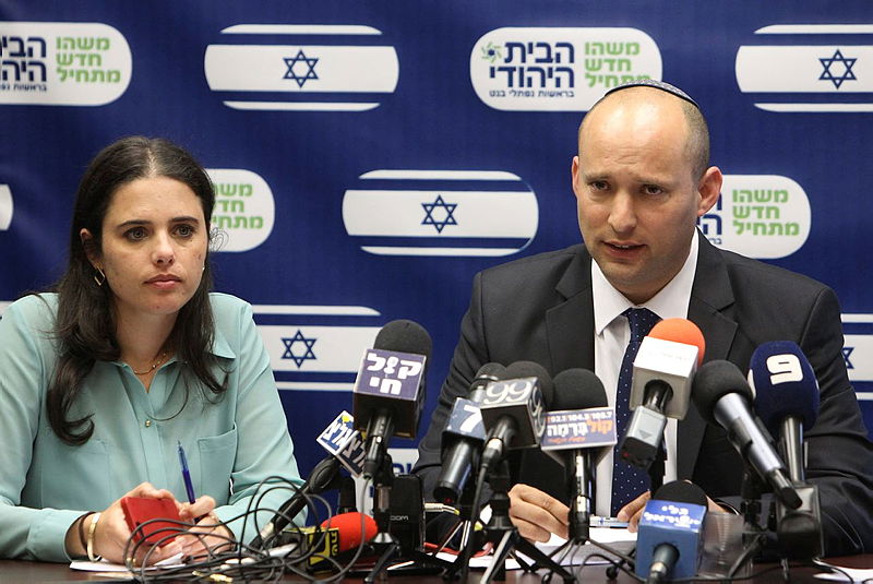 השר בנט עם חברת הכנסת החילונית היחידה במפלגה, איילת שקד